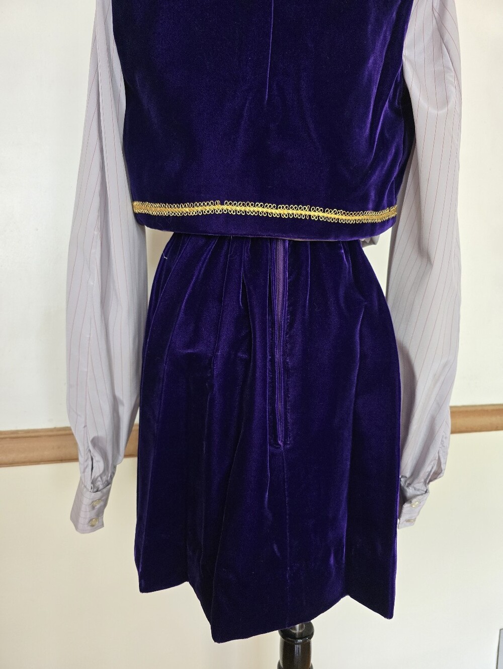 70s Vintage Boho Velvet Bolero and Mini Skirt Set - Picture 8 of 16